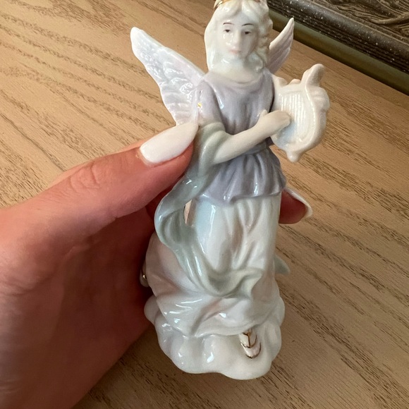 Angel figurine - Picture 3 of 3